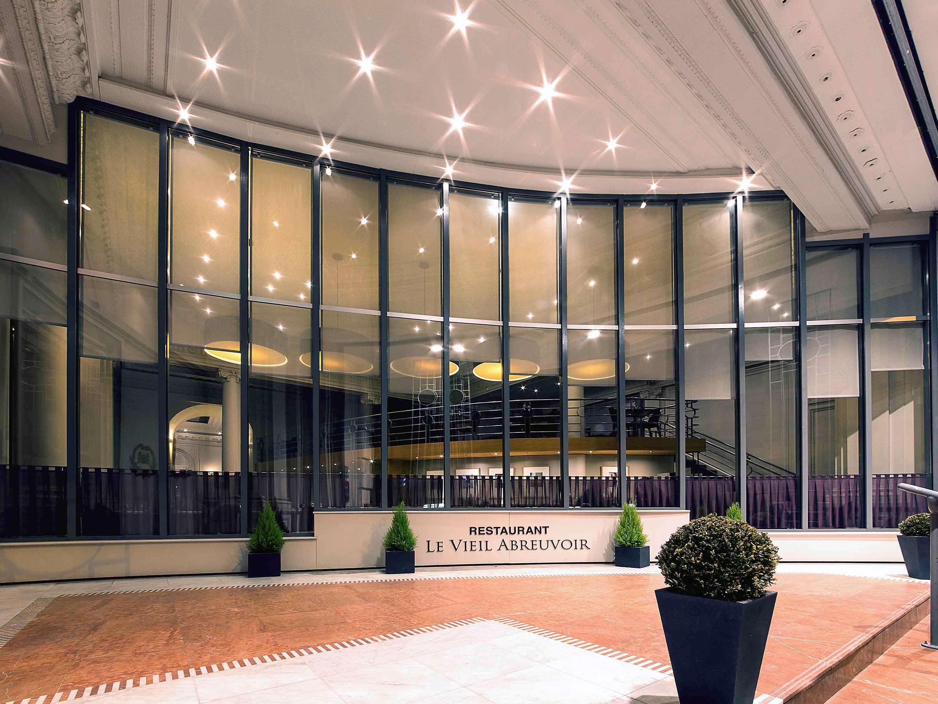 Mercure Lille Roubaix Grand Hotel Bagian luar foto