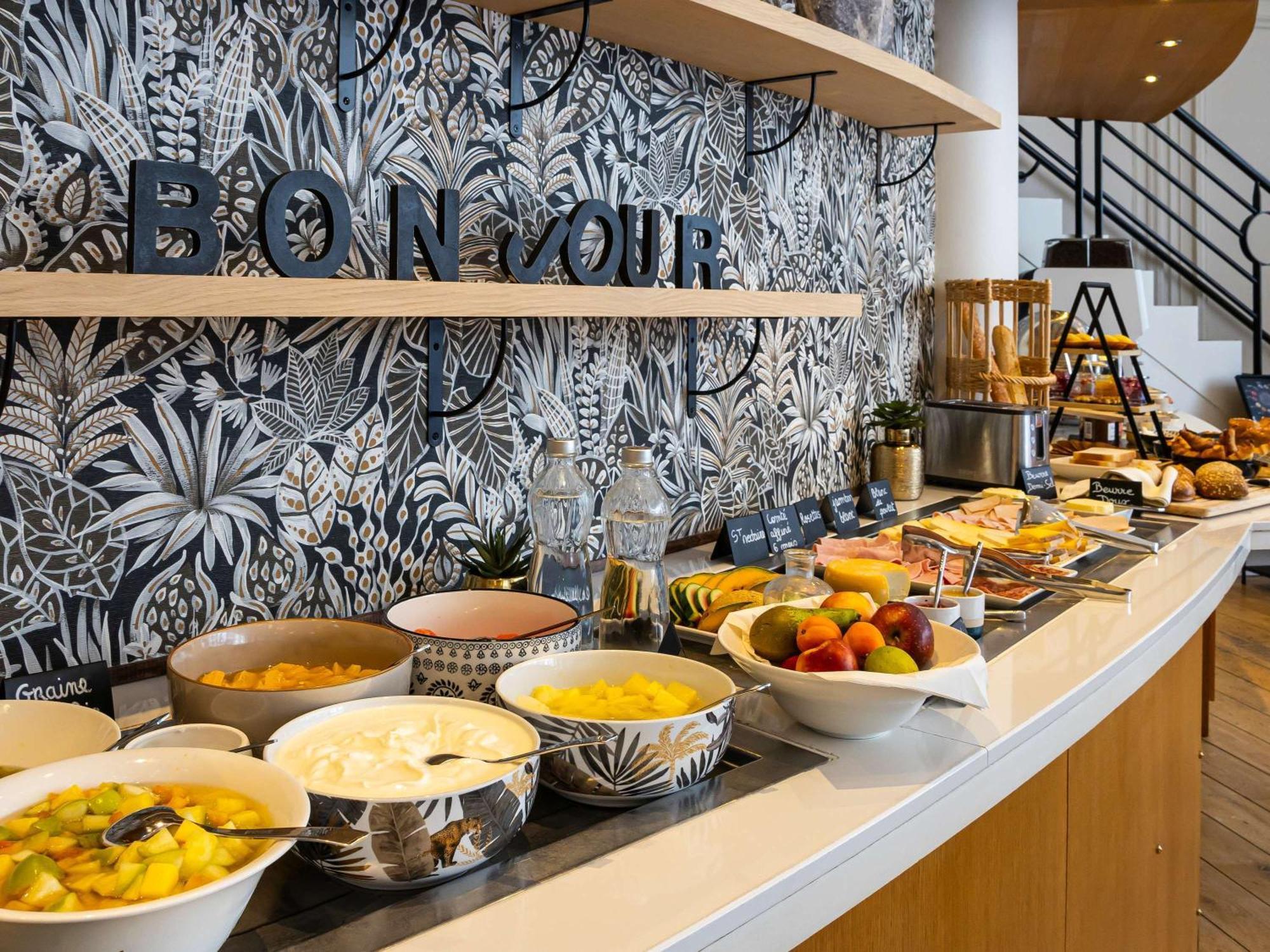 Mercure Lille Roubaix Grand Hotel Bagian luar foto