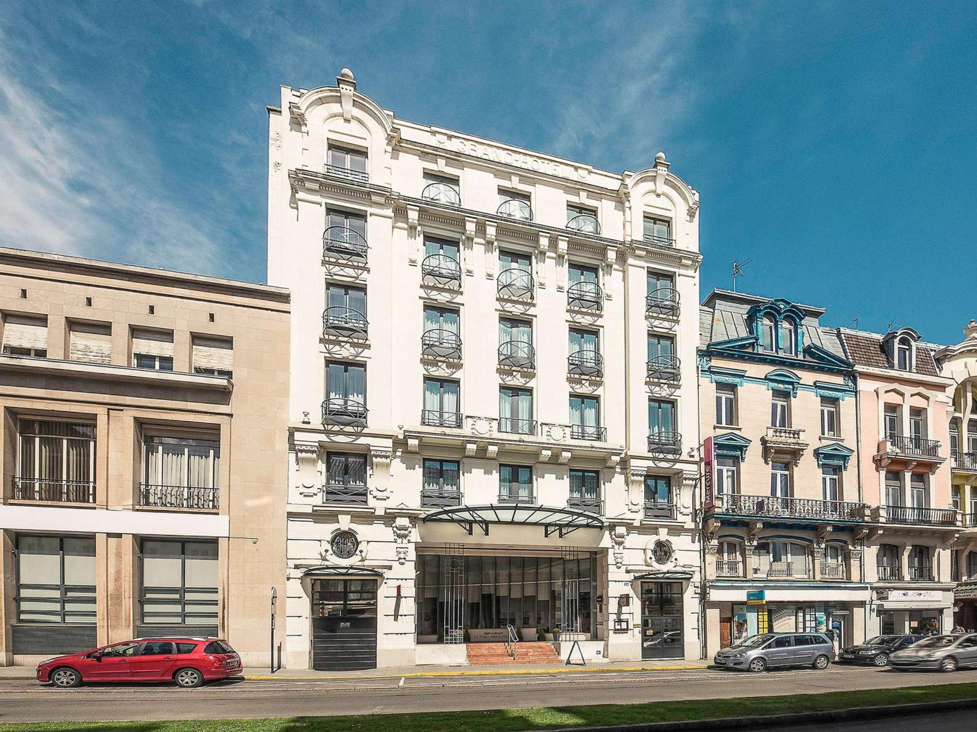 Mercure Lille Roubaix Grand Hotel Bagian luar foto