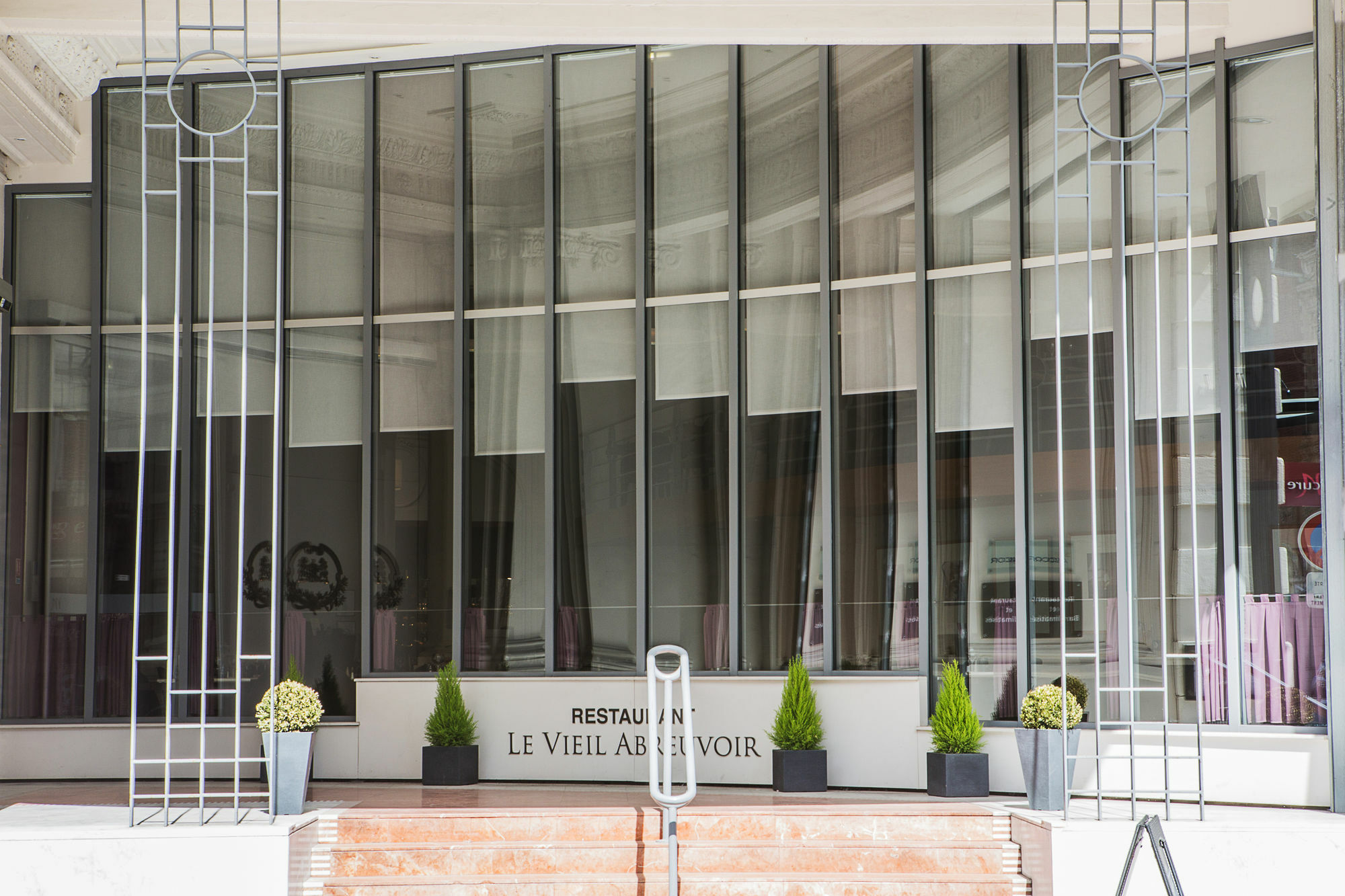 Mercure Lille Roubaix Grand Hotel Bagian luar foto